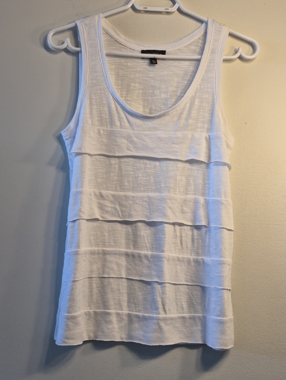 🌟 4 For $ 15 🌟 Lord & Taylor White Tiered Scoop Neck Tank
